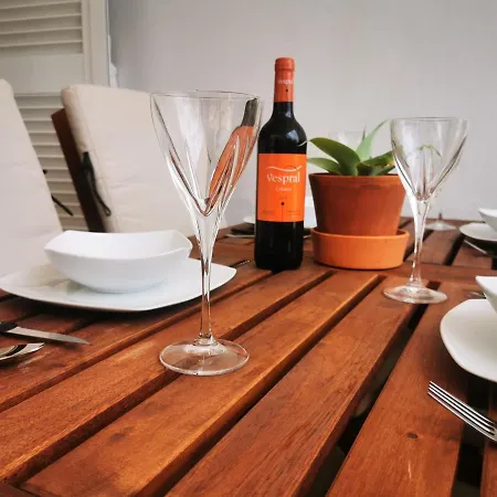 Beautiful Buganvillas Garden Apartment Manilva